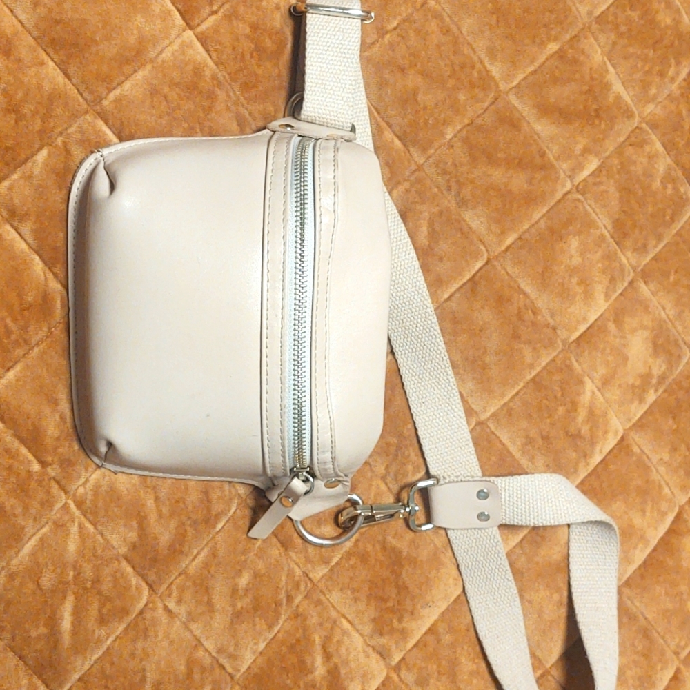 Cream leather fanny pack/crossbody bag